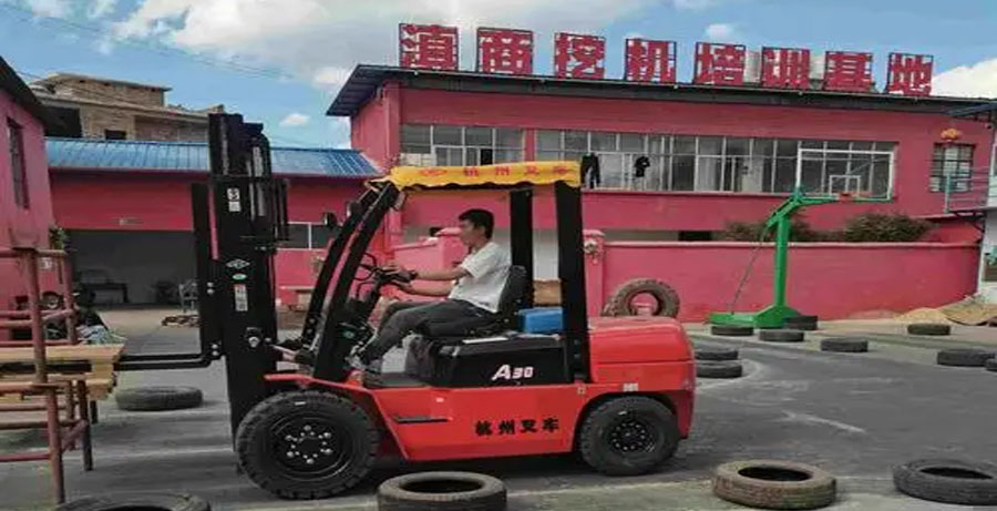 泵ѵ